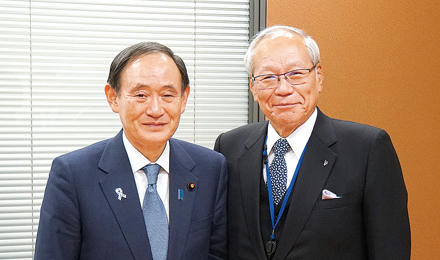 菅官房長官に平成30年度診療報酬プラス改定を要望