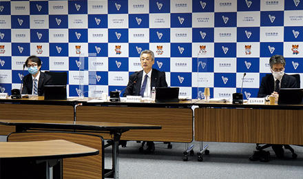 任期満了に伴い松本常任理事が委員を退任