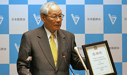 動画は横倉会長が定例記者会見