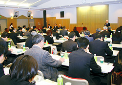 Ǌ@Ǘ΍􋦋c^ǂ߂ŋ߂̓ɂĕ񍐁iʐ^j