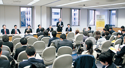 ��28��@���{��w���@��1��L�Ҕ��\��^�u���̂��ƒn���̖������Ђ炭��w�E��Ä������E�M�������Ĕ��W���v�����C���e�[�}�ɊJ�Ái�ʐ^�j