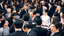 日本医師会役員就任披露パーティー/原中会長 心をひとつに国民の生命と健康を守るという使命を果たす(写真3)