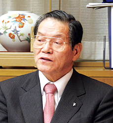 �V�t�C���^�r���[�^����� �n���Â̌��_�ɗ������l��l�̗͂��d�v�i�ʐ^�j